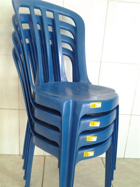 cadeiras de plastico